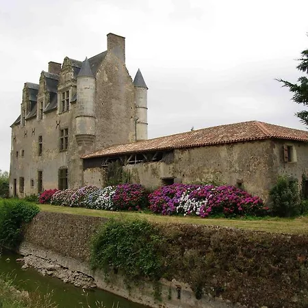 Chateau De Vermette Guest house *
